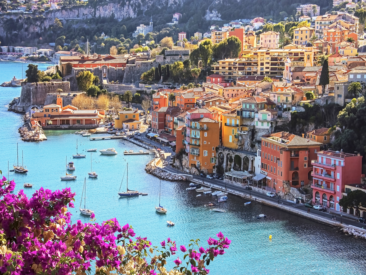 Relax on the Riviera!