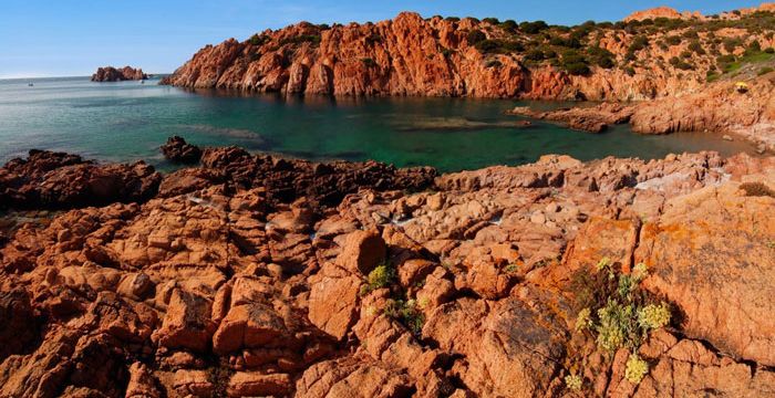 Charter a yacht in Santa Teresa di Gallura