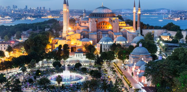 Charter a yacht to Istanbul and Bosporus