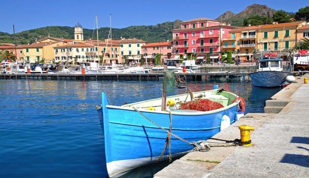 Charter a yacht to the Elba and the Tuscan Archipelago