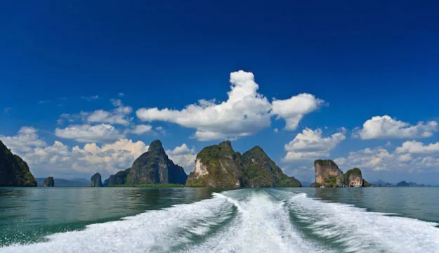 Charter a yacht in the stunning Phuket