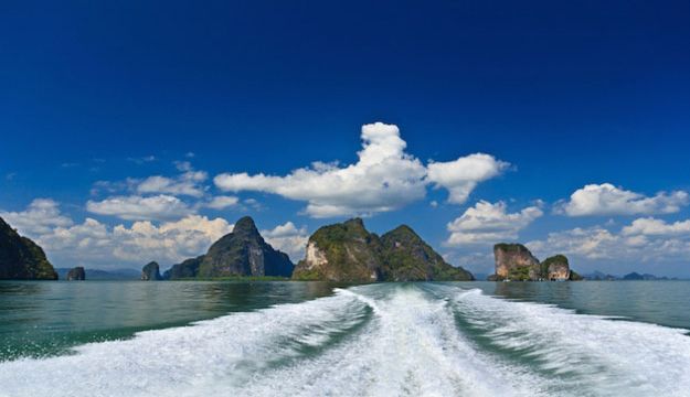 Charter a yacht in the stunning Phuket