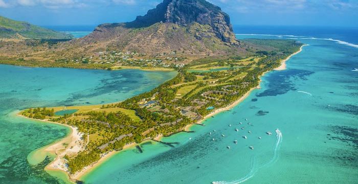 Charter a yacht in Mauritius