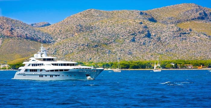 Charter a gorgeous yacht in Porto Pollensa