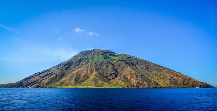 Charter a Yacht in the Aeolian Islands