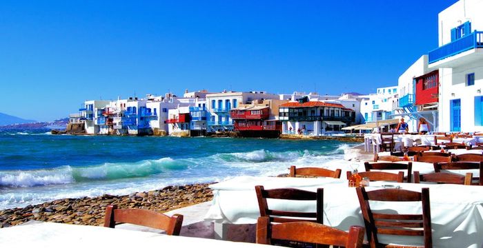 Charter a yacht in the stunning Mykonos