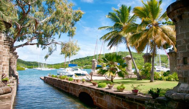 Charter a yacht to sail in the stunning waters of Antigua and Barbuda