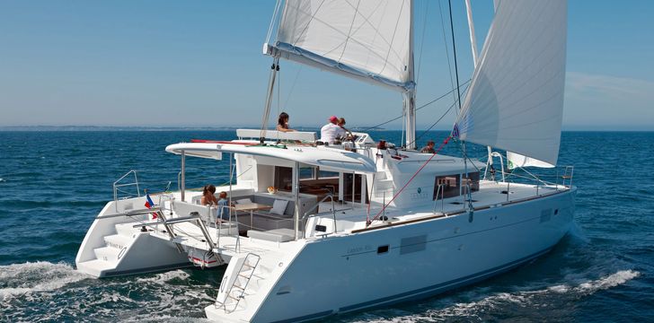 Lagoon 450 Sailing