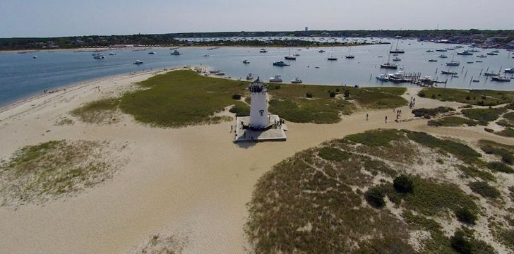 Marthas Vineyard yacht charter with boatbookings