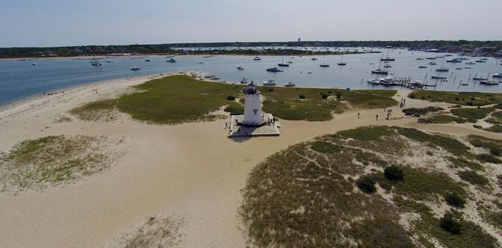 Marthas Vineyard yacht charter with boatbookings
