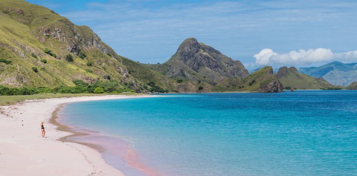 Pink Sand Beach,Indonesia