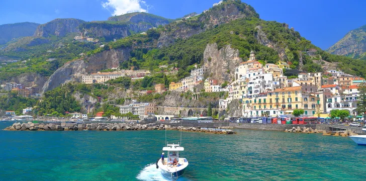 day charter,amalfi coast day boat,amalfi yacht charter,motor yacht charter,private yacht,crewed motor yacht