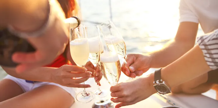 friend Sailing Vacations,yacht charter with friends,yacht charter group