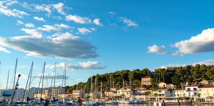 port pin rolland yacht charter information