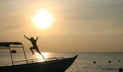 Chartrer a yacht over a weekend in stunning Singapore