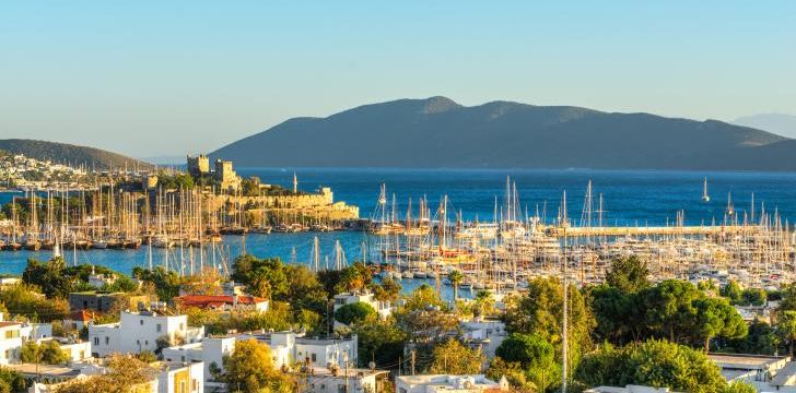 Charter a yacht in the gorgeous Bodrum