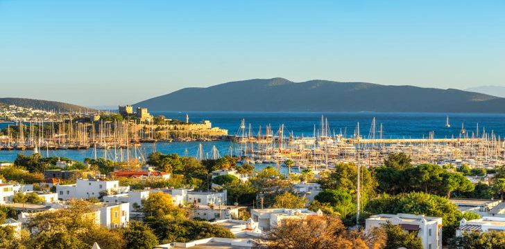 Charter a yacht in the gorgeous Bodrum