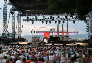 Rent a luxury yacht for the Juan-les-Pins Jazz festival.