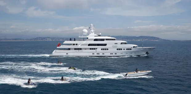 TITANIA Exterior