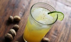 Belizean Rum Punch with Nutmeg