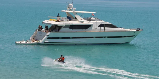 Chartering-Yachts-1