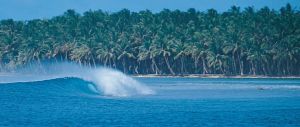 Maldives_Surfing_1