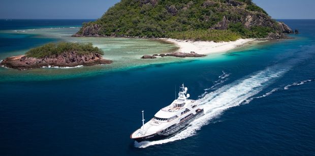 NOBLE HOUSE chartering through the glorious waters of Tahiti! NOBLE HOUSE chartering through the waters of Tahiti!
