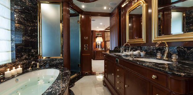 The Master Bathroom 