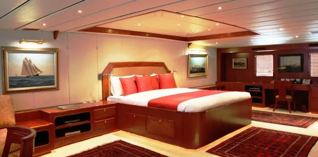 large-Luxurious-Master-Cabin-MY-Northern-Sun