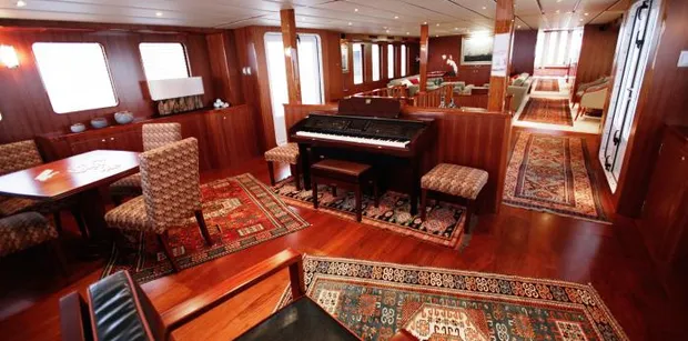 large-Northern-Sun-Main-Saloon-looking-aft