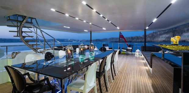 oceanparadisebridgedeck