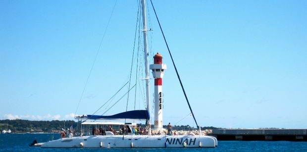 NINAH Event Catamaran