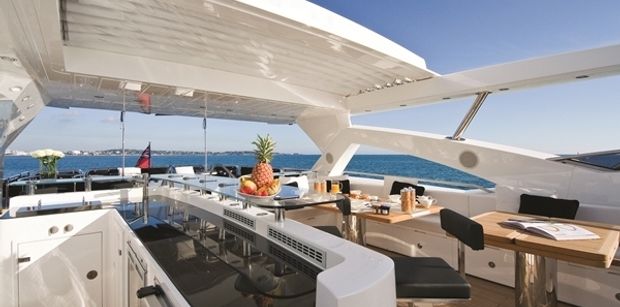 blackandwhitesundeck