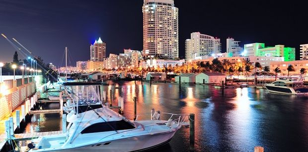 Yachts_in_port_at_Miami_South_Beach_184_360