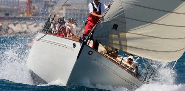 Racing at the Puig Vela Clàssica