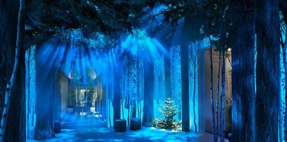 10883-claridges-hotel-lobby-transformed-into-winter-wonderland