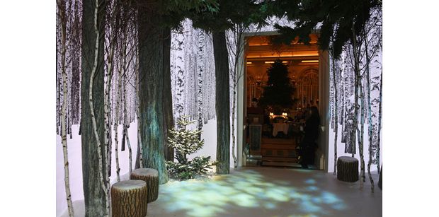 claridges-christmas-tree-2016-party-4