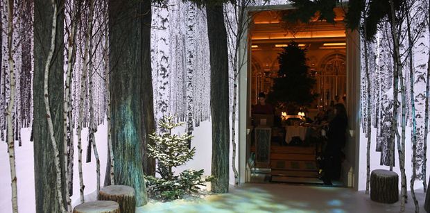 claridges-christmas-tree-2016-party-4