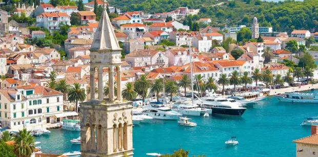 hvar_port_yachts_3681_7355_de7094