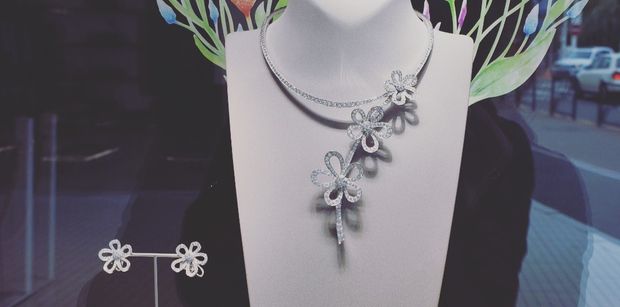 Van Cleef & Arpels Flowerlace Necklace, Boatbookings Luxury Yacht Charter