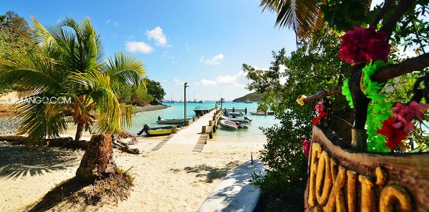 BVI Foxy's Bar - Luxury Crewed Catamaran Christmas Charter