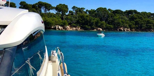 boatbookings, day charter, day on a yacht, french riviera, iles des lerins, prestige 500s cannes, lerins islands day charter,