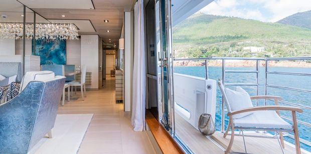 Crewed M/Y THUMPER Main Salon Balcony