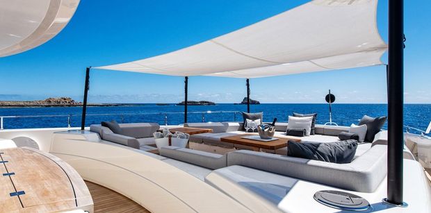 SANGHA-Ferretti-Yacht-Exterior-Cabana-Foredeck