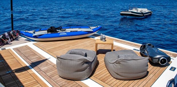 SANGHA-Ferretti-Yacht-Tender-Seabob-Kayak