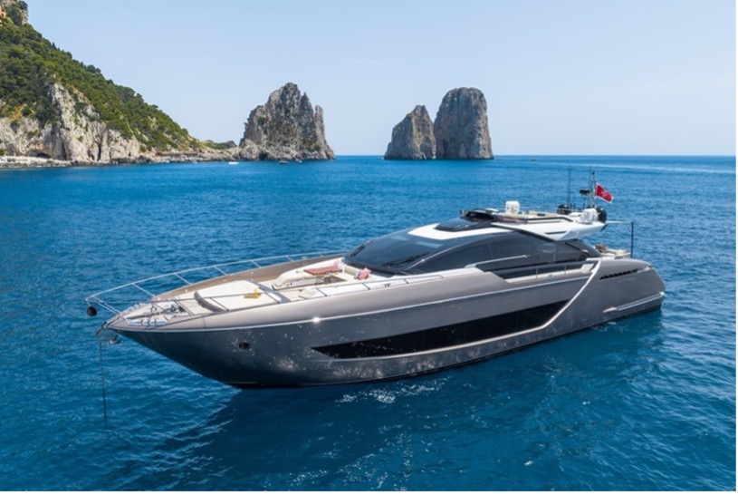 Boatbookings’ Superyacht of the Week | KAR