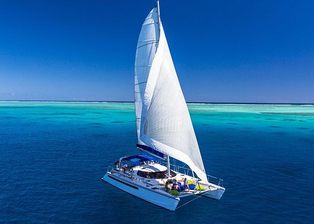 catamaran cruise fiji