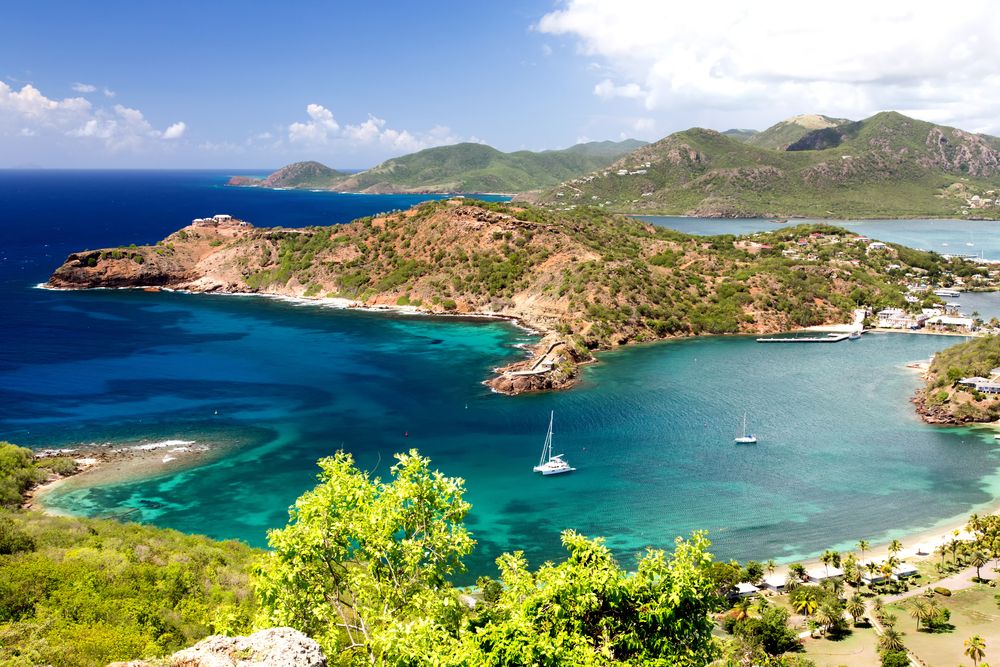 chartering a yacht in antigua and barbuda