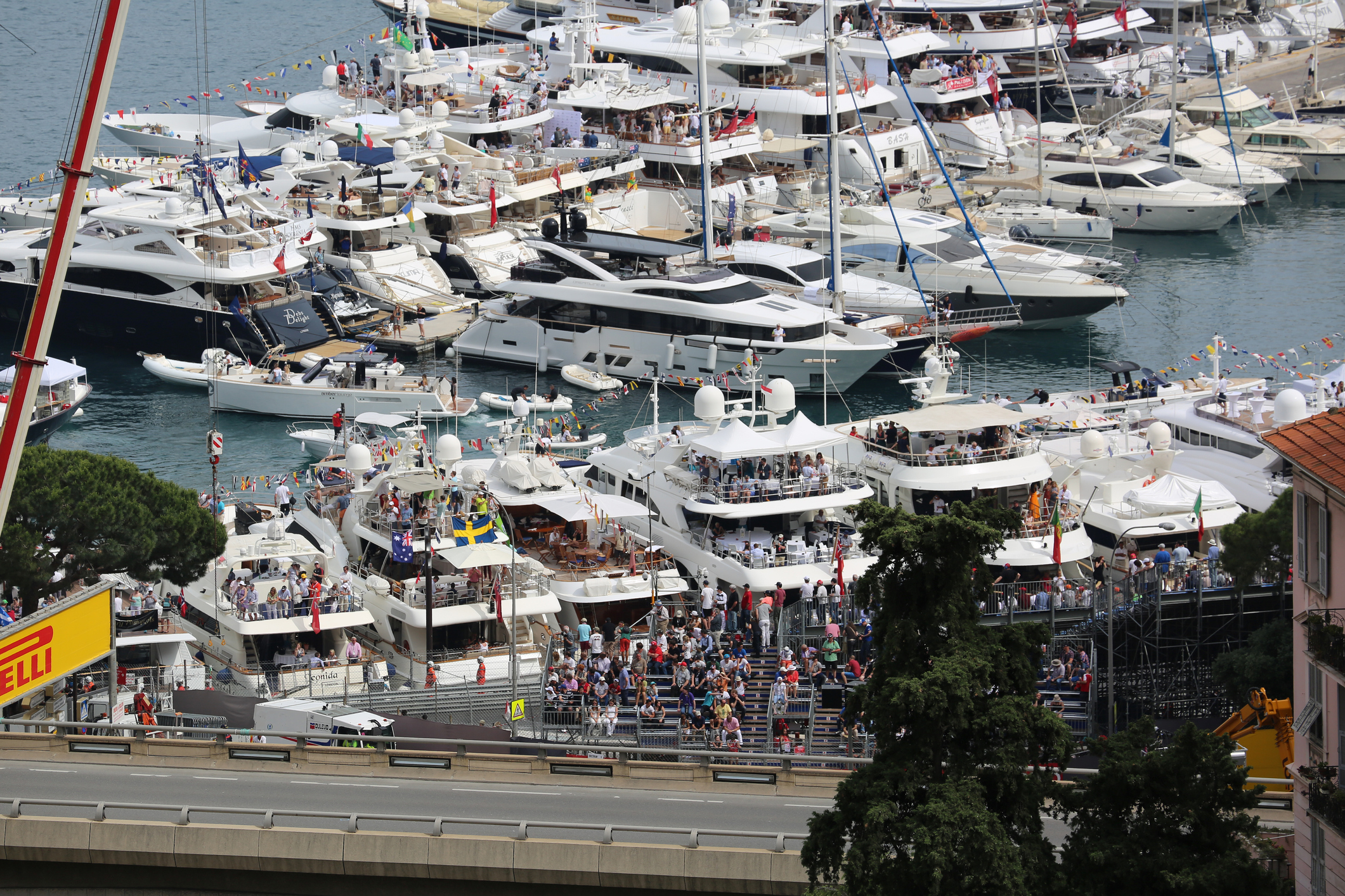 Watch the monaco grand prix from yacht