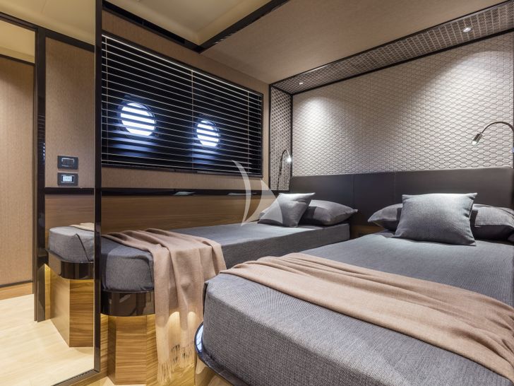 A4A Absolute Navetta 68 twin cabin